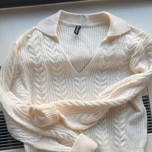 H&M Cream V-Neck Cable Knit Sweater